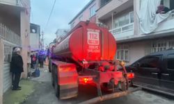 Bursa'da 3 katlı binanın çatı katında çıkan yangın söndürüldü