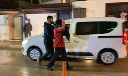 Bursa'da kurusıkı tabancayla rastgele ateş açan şüpheliler kamerada