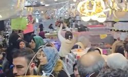 Bursa'da mağaza açılışında izdiham (2)