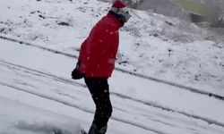 Bursa'da yoğun kar yağışı; araçlar yolda kaldı (2)