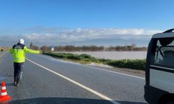 Büyük Menderes Nehri yine taştı, tarım arazileri su altında kaldı