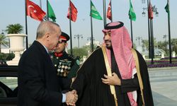 Cumhurbaşkanı Erdoğan, Suudi Arabistan'da resmi törenle karşılandı