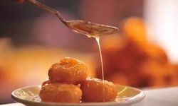 Dedesinin üretip tarifini sır gibi sakladıkları 'ramazan helvası', 66 yıldır iftar sofralarını tatlandırıyor