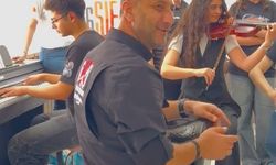 Depremde ailesini kaybetti, hayatını iyiliğe adadı / Ek fotoğraflar