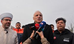 Diyarbakır'da depremde yaşamını yitirenler anıldı (2)