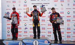 Dünya Kar Motosikleti Şampiyonası'nın ilk ayağı sis bulutu üzerinde tamamlandı