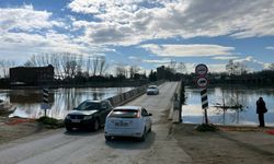 Edirne'de nehirlerin debileri düşüşe geçti: 3 gün mahsur kalan TIR şoförü kurtarıldı/Ek fotoğraflar