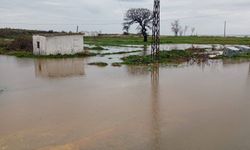 Enez'de sağanak; su baskınları yaşandı