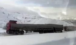 Erzincan-Erzurum kara yolu, kaza nedeniyle tek yönlü trafiğe kapandı