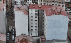 Evinin 7'nci kat penceresinden atladı, eşi de ölü bulundu