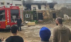 Gaziantep'te 2 katlı ev, çıkan yangında kül oldu