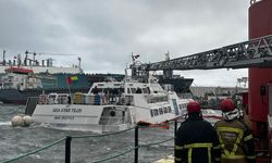 Gemide mahsur kalan 6 personel, sepetli merdivenle kurtarıldı