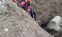 Göçük altında kalan operatör kurtarıldı