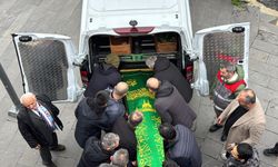 Halı sahada kalp krizi geçiren öğretmenin son anları kameraya yansıdı