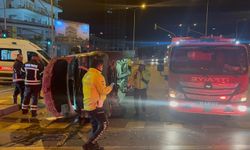 Hasta taşıyan ambulansa cipin çarptığı kaza kamerada; 5 yaralı