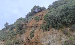 Heyelanda kapanan sahil yolu açıldı (2)