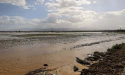 Irlamaz Çayı taştı, Turgutlu Ovası su altında kaldı