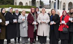 İstanbul- AK Kadın Kollarından 28 Şubat'ın yıl dönümünde Beyazıt Meydanı'nda basın açıklaması