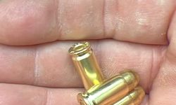 İstanbul- Ataşehir'de otomobilin üstüne 3 mermi bırakan şüpheli kamerada