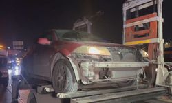 İstanbul - Bakırköy'de otomobil bariyerlere çarptı: 2 yaralı