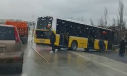 İstanbul- Büyükçekmece'de İETT otobüsü kaza yaptı -1