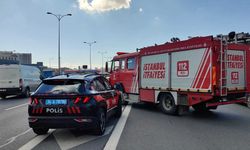 İstanbul- Esenler'de refüje çarpan cip devrildi