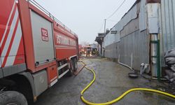 İstanbul- Eyüpsultan'da 3 iş yerinde yangın -1