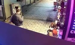 İstanbul- Fatih Kapalı Çarşı'da çiftin çanta hırsızlığı kamerada
