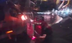 İstanbul - Fırtınada köprüyü geçmeye çalışan motokuryeye ambulans ve metrobüs kalkan oldu