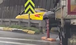 İstanbul- Küçükçekmece'de trafikte 'kaynak' tartışması: Otomobil sürücüsü kamyoneti yumrukladı