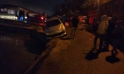 İstanbul - Sarıyer'de otomobilin denize düştüğü yerde ikinci kaza kamerada; mendirekte asılı kaldı