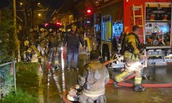 İstanbul - Sultangazi'de 2 katlı mobilya mağazasında yangın