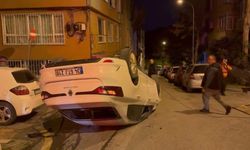 İstanbul - Üsküdar'da park halindeki 3 araca çarpan otomobil, takla attı: 1 yaralı
