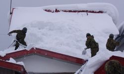 Japonya'da yoğun kar yağışı nedeniyle hayatını kaybedenlerin sayısı 35'e yükseldi