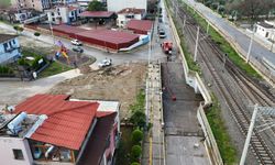 Kamyonet sürücüsünün öldüğü alt geçitte daha önce de bir okul servisi suda kalmış