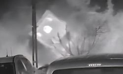 Kamyonun şarampole devrildiği kaza kamerada; 1 yaralı