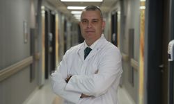 'Karanlıkta telefon kullanımı miyopiyi hızlandırıyor'