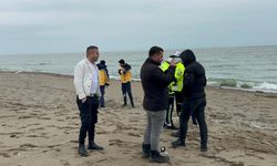 Karasu sahilinde erkek cesedi bulundu
