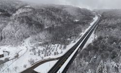 Karla kaplı Bolu Dağı dron ile görüntülendi