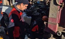 Kayseri'de öğrenci servisi, TIR'a arkadan çarptı: 1 ölü, 7 yaralı / Ek fotoğraflar