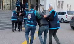 Kayseri'de trafikte yol verme kavgası kamerada: 3 gözaltı