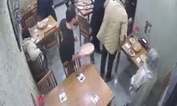 Komiser, nefes borusuna yiyecek kaçan kişiyi Heimlich manevrasıyla kurtardı