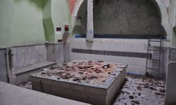 Manisa'da 6 asırlık hamamın tavanında çökme, duvarlarında yıkılma