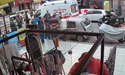 Mersin'de 2 grup arasında bıçaklı kavga kamerada