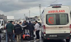 Motosikletle otomobilin çarpıştığı kaza kamerada; 1 yaralı