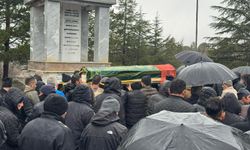 Otobüs kazasında ölen anne ve kızı son yolculuğuna uğurlandı