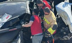 Otomobil ile hafif ticari araç çarpıştı: 2 ölü, 2 yaralı