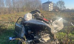 Otomobil tarlaya yuvarlandı: 1 ölü