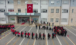 Özel öğrencilerden 'Bayrak sevgisi' temalı gösteri