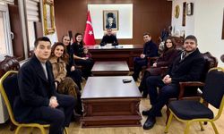 Reyting rekortmeni 'Uzak Şehir dizisinin oyuncularından Midyat Kaymakamına ziyaret